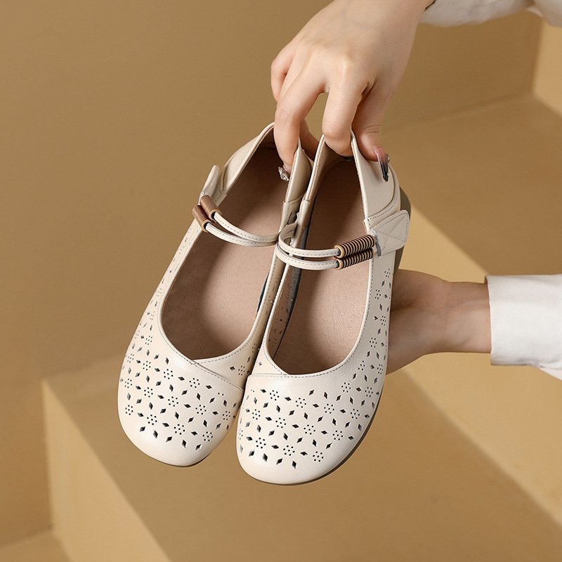 Women's Vintage Hollow-Out Block Heel Mary Jane Shoes - Genuine Leather Round Toe Buckle Strap Pumps